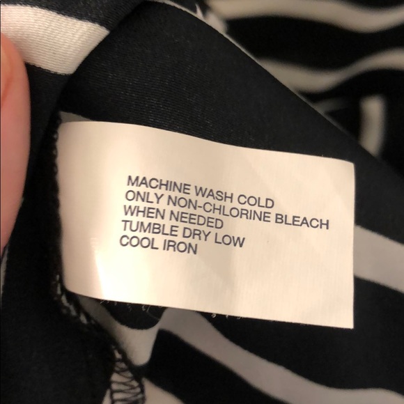 Gap Black & White Striped Tank Top Medium - Picture 6 of 6